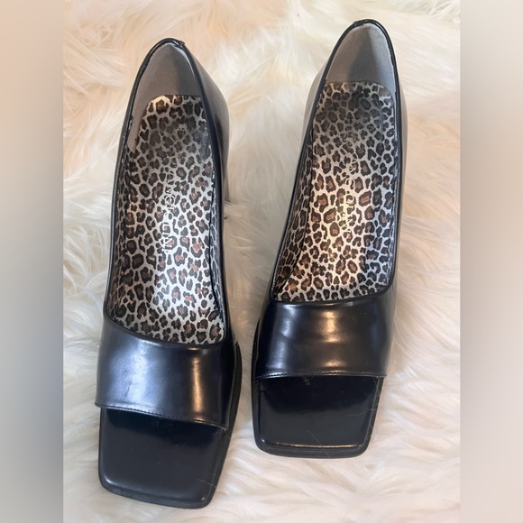 Enzo Angiolini Shoes - ENZO ANGIOLINI - Black Blocked Heel Shoes